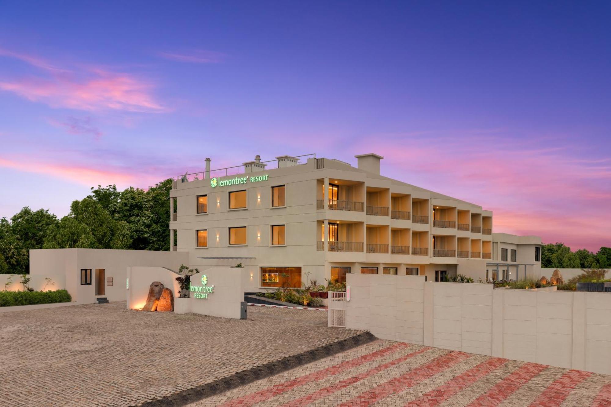 Lemon Tree Resort, सहारा 4*